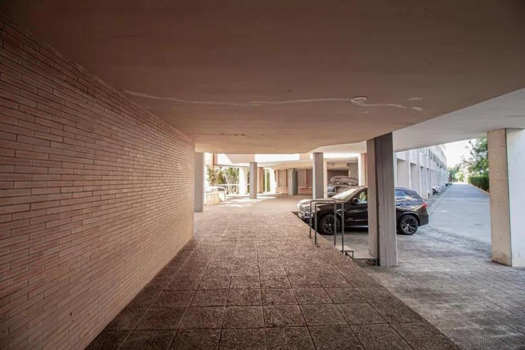 Estupenda plaza de garaje en Avda. Alcalde Luis Uruñuela!! - foto 4