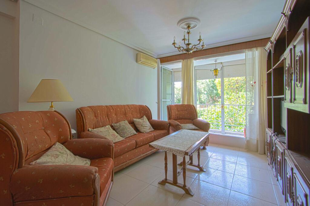 Piso con muchas posibilidades en San Juan de Aznalfarache!!! - foto 2