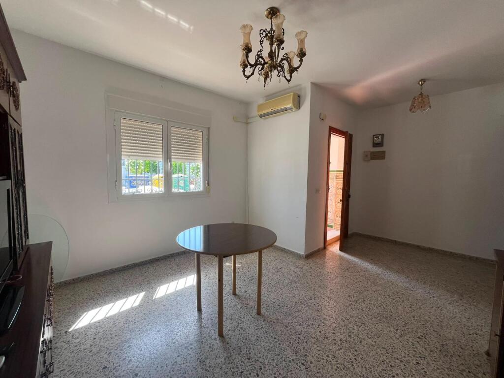 Estupenda casa adosada en el centro de Aznalcázar!!! - foto 4