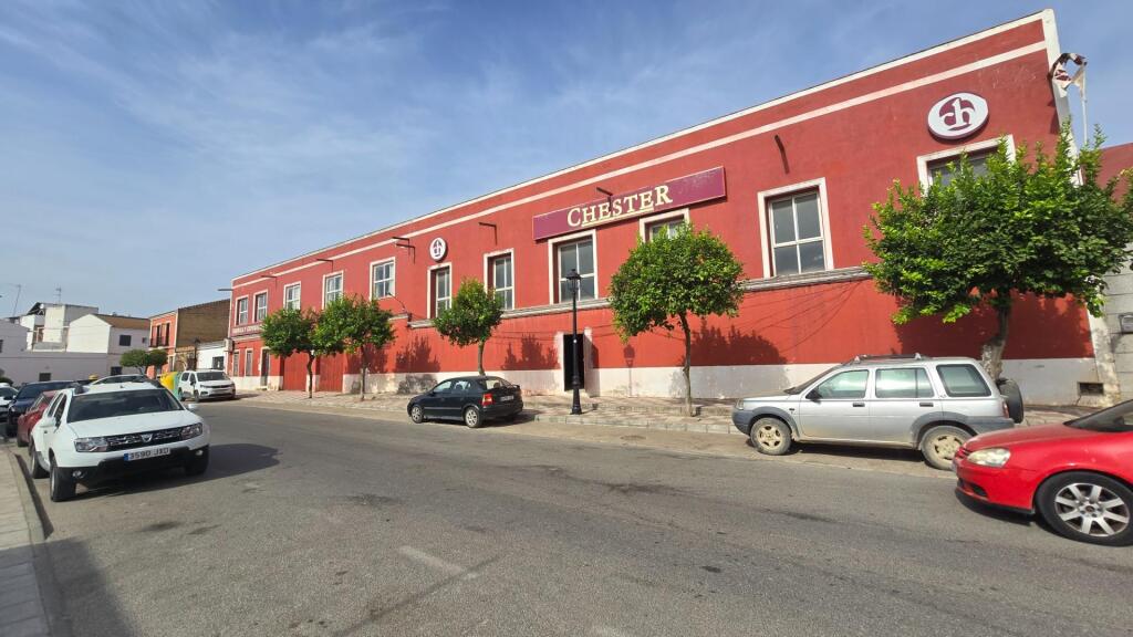 Edificio para vivienda (sin terminar) en Pilas