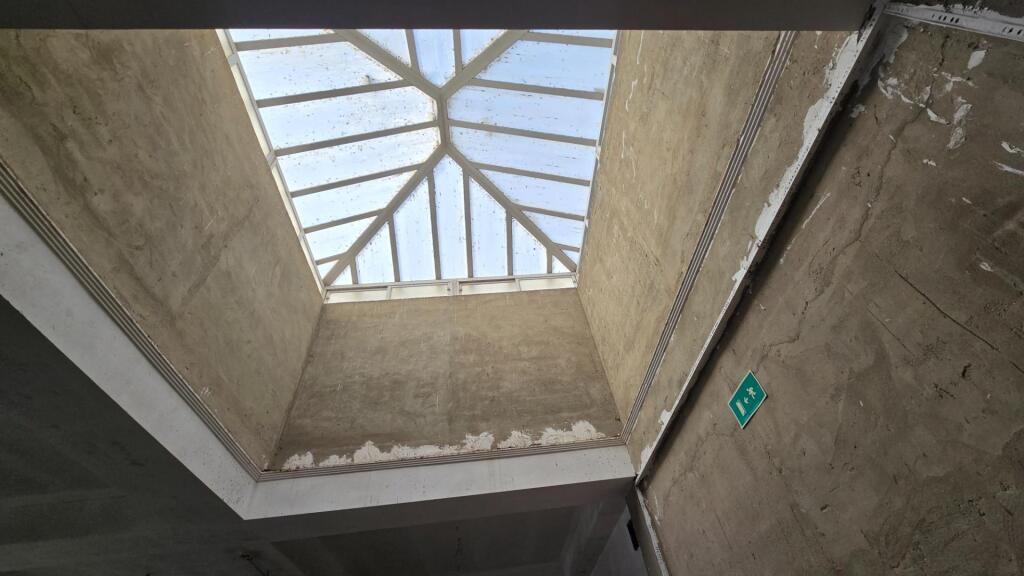Edificio para vivienda (sin terminar) en Pilas - foto 14
