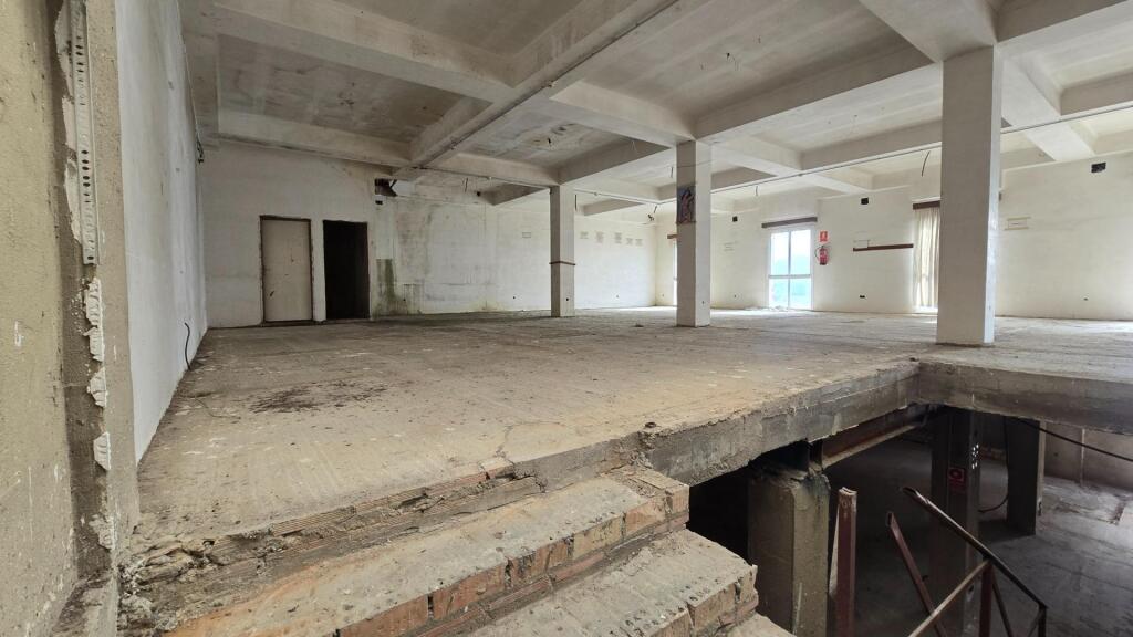 Edificio para vivienda (sin terminar) en Pilas - foto 15