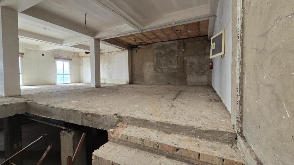 Edificio para vivienda (sin terminar) en Pilas - foto 16