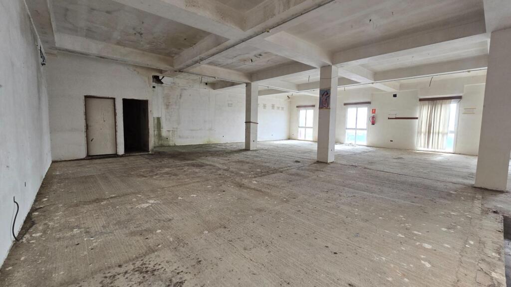 Edificio para vivienda (sin terminar) en Pilas - foto 17