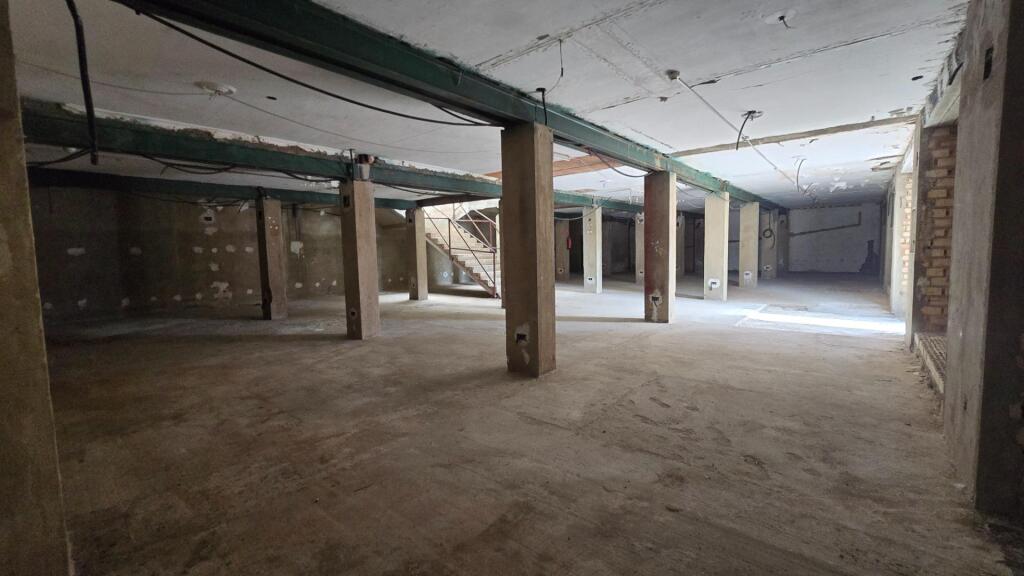 Edificio para vivienda (sin terminar) en Pilas - foto 3