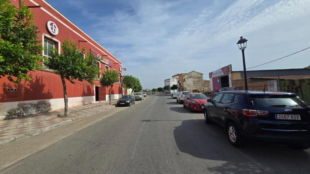 Edificio para vivienda (sin terminar) en Pilas - foto 22