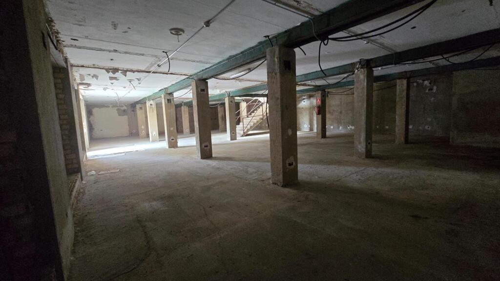 Edificio para vivienda (sin terminar) en Pilas - foto 4