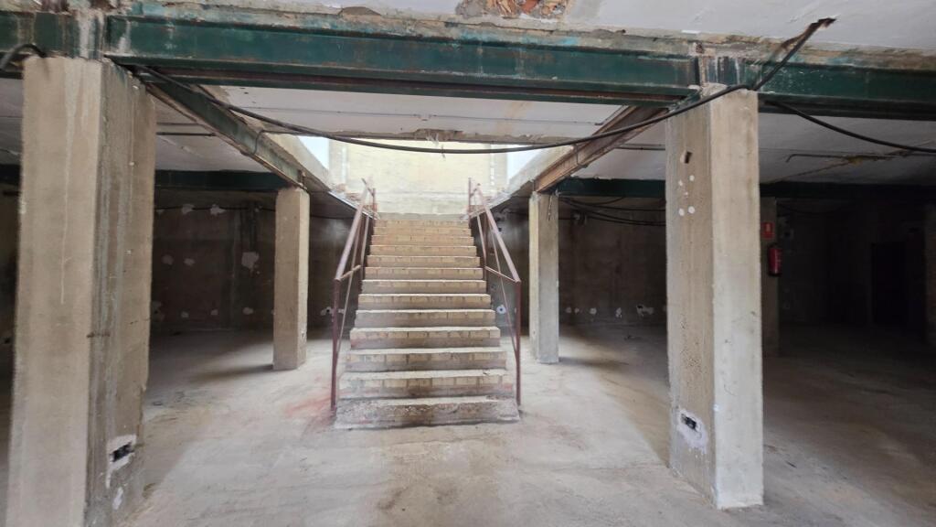 Edificio para vivienda (sin terminar) en Pilas - foto 8