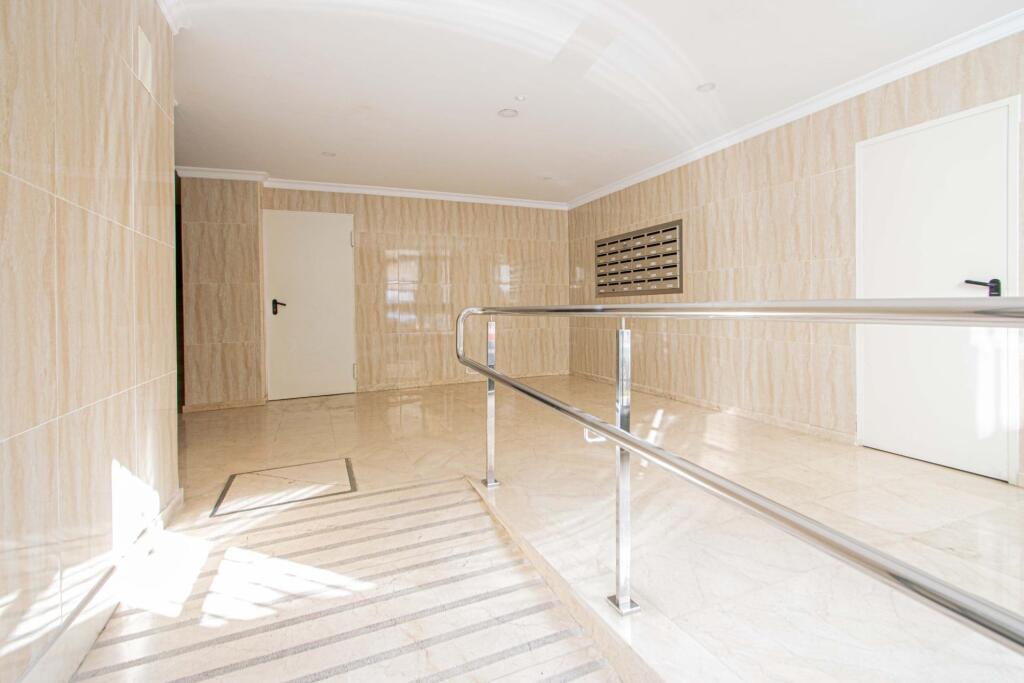 Vivienda 3 dormitorios + trastero con ascensor y terraza - foto 2