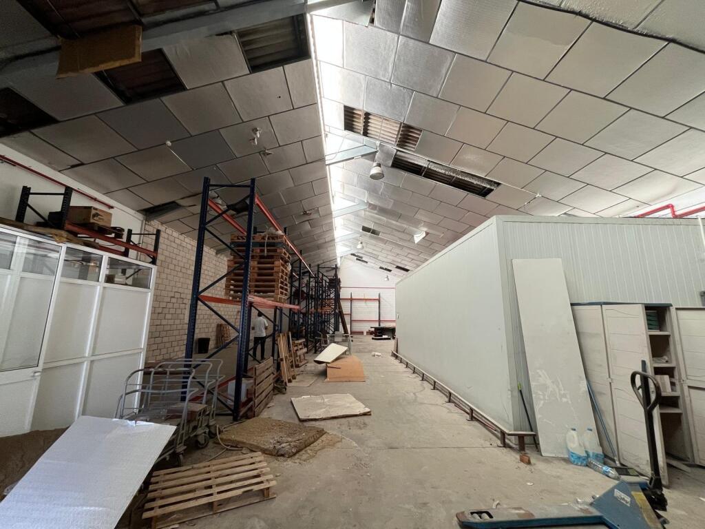 Estupenda nave industrial en Polígono el Pino!!! - foto 2