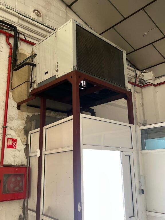 Estupenda nave industrial en Polígono el Pino!!! - foto 10