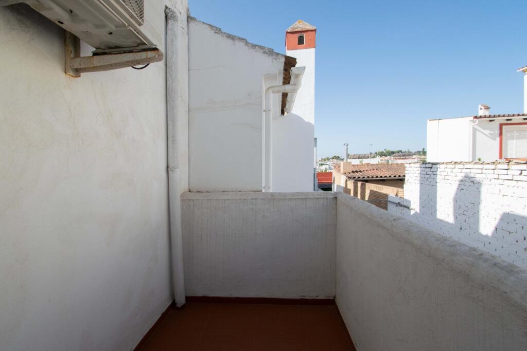Espectacular casa adosada de tres plantas en Castilleja de l - foto 30