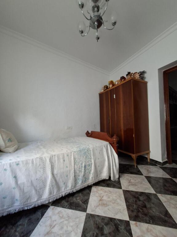 Gran oportunidad, casa en Guadalcanal con amplio solar urban - foto 17