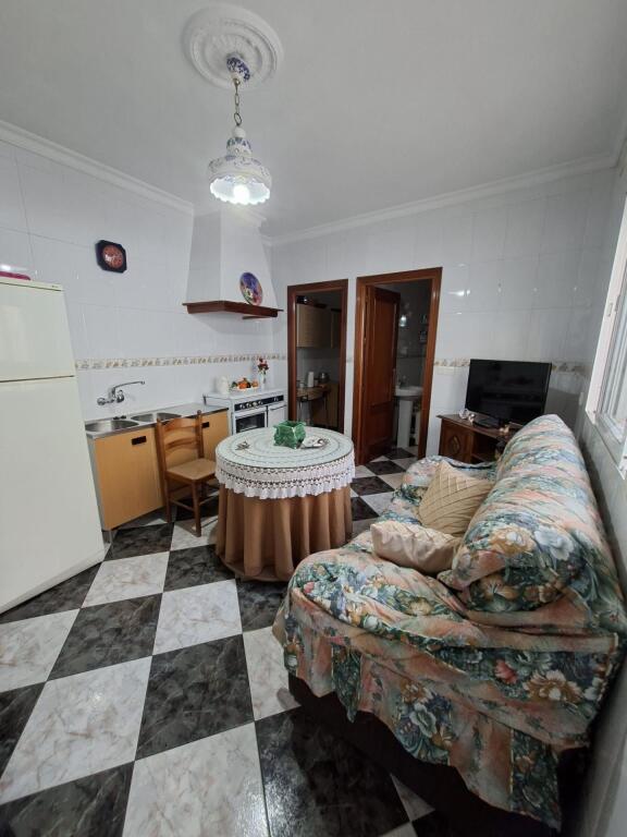 Gran oportunidad, casa en Guadalcanal con amplio solar urban - foto 3