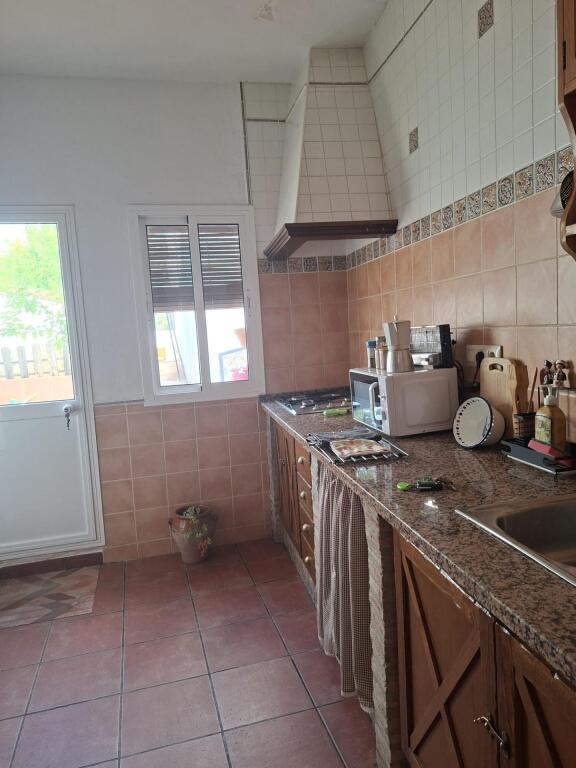Gran oportunidad, casa con licencia turísitica en Alanis!!! - foto 2