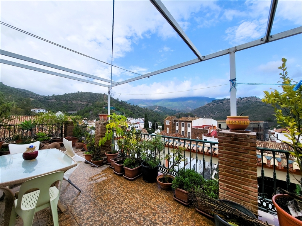 Edificio Viviendas en Venta en Benahavis Málaga - foto 2