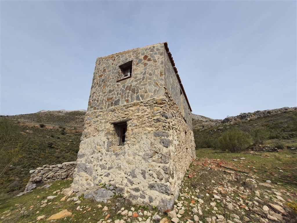 Casa de campo-Masía en Venta en Parauta Málaga - foto 3