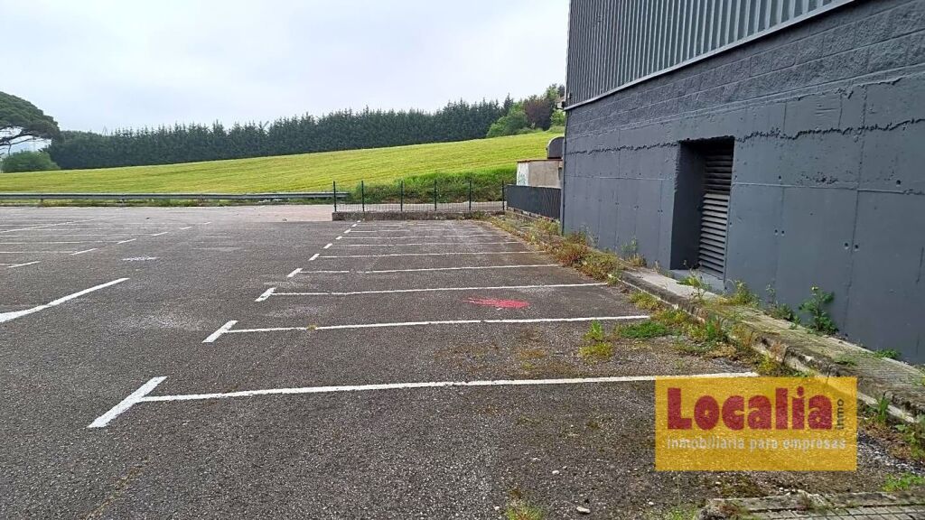 Nave comercial de 1500 m² y aparcamiento de 2000 m² en Guarn - foto 10