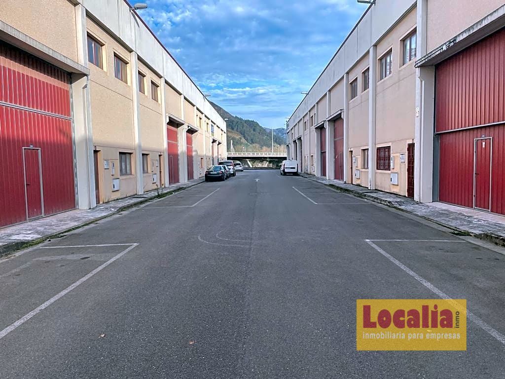 Nave industrial en Barros, Los Corrales de Buelna - foto 7