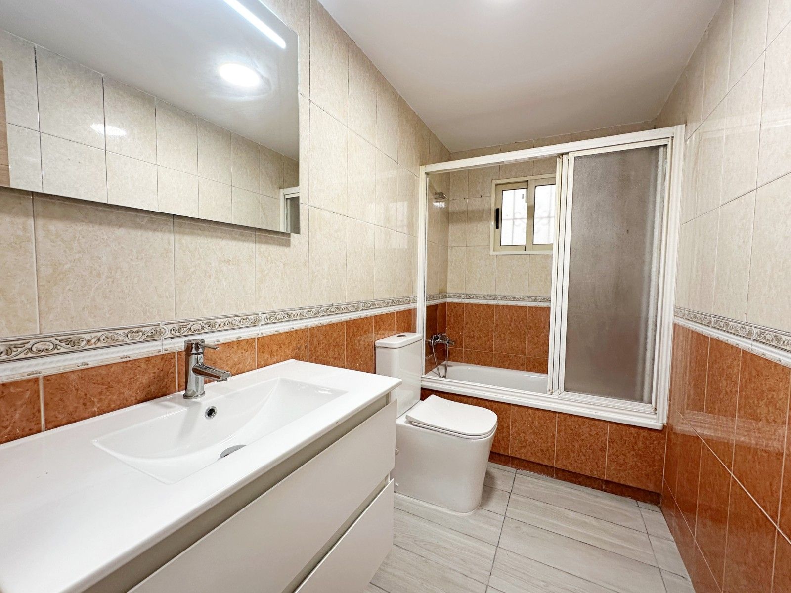 Apartamento 2 habitaciones 62m² en venta - Estacion de autob - foto 4