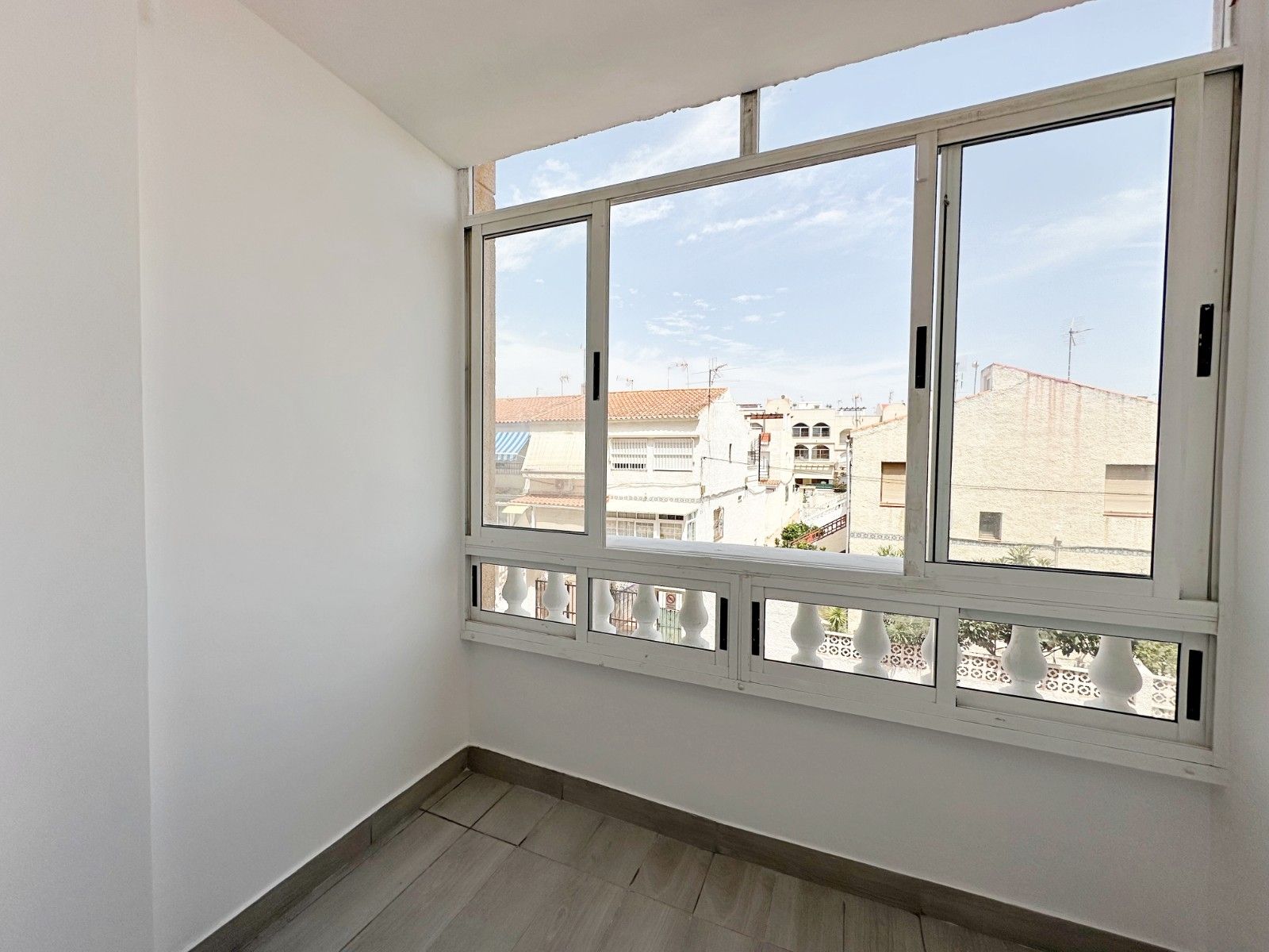 Apartamento 2 habitaciones 62m² en venta - Estacion de autob - foto 9