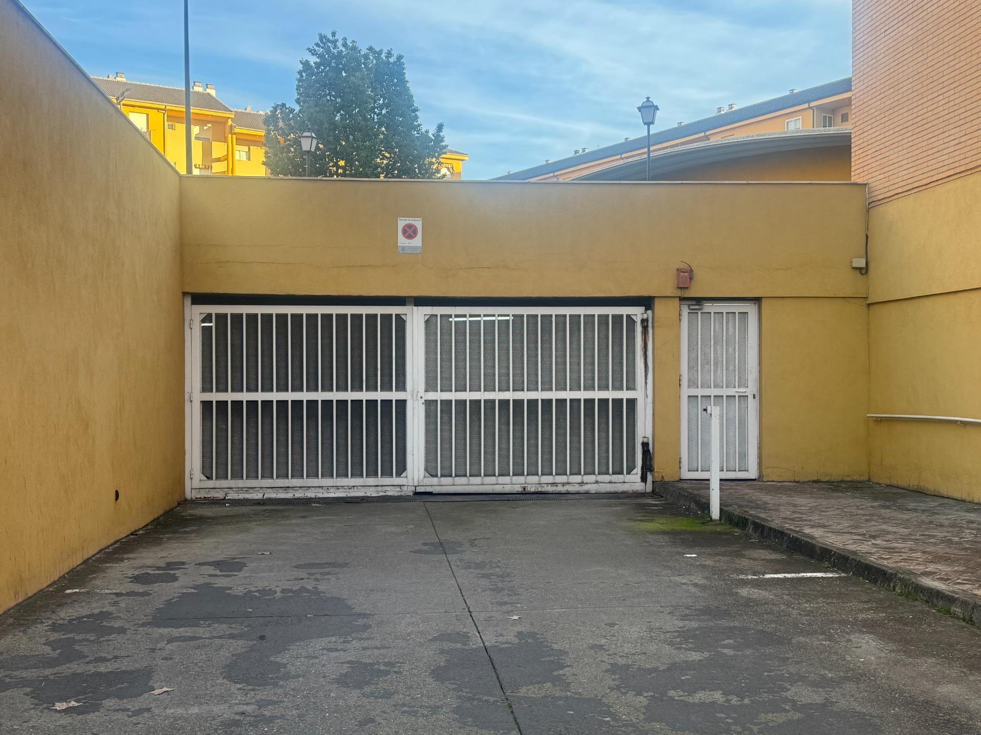 GARAJE AMPLIO EN VENTA EN CARLOS III