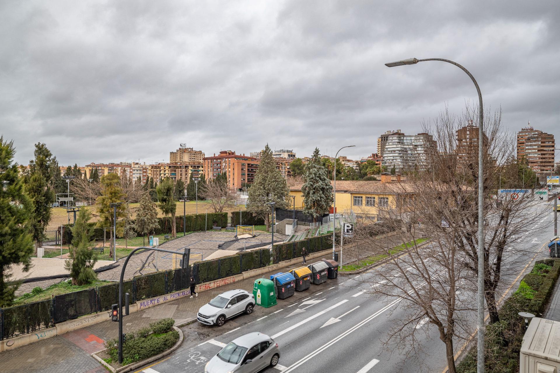 Gran Piso Reformado en Constitución, Frente a Paseillos Univ - foto 42