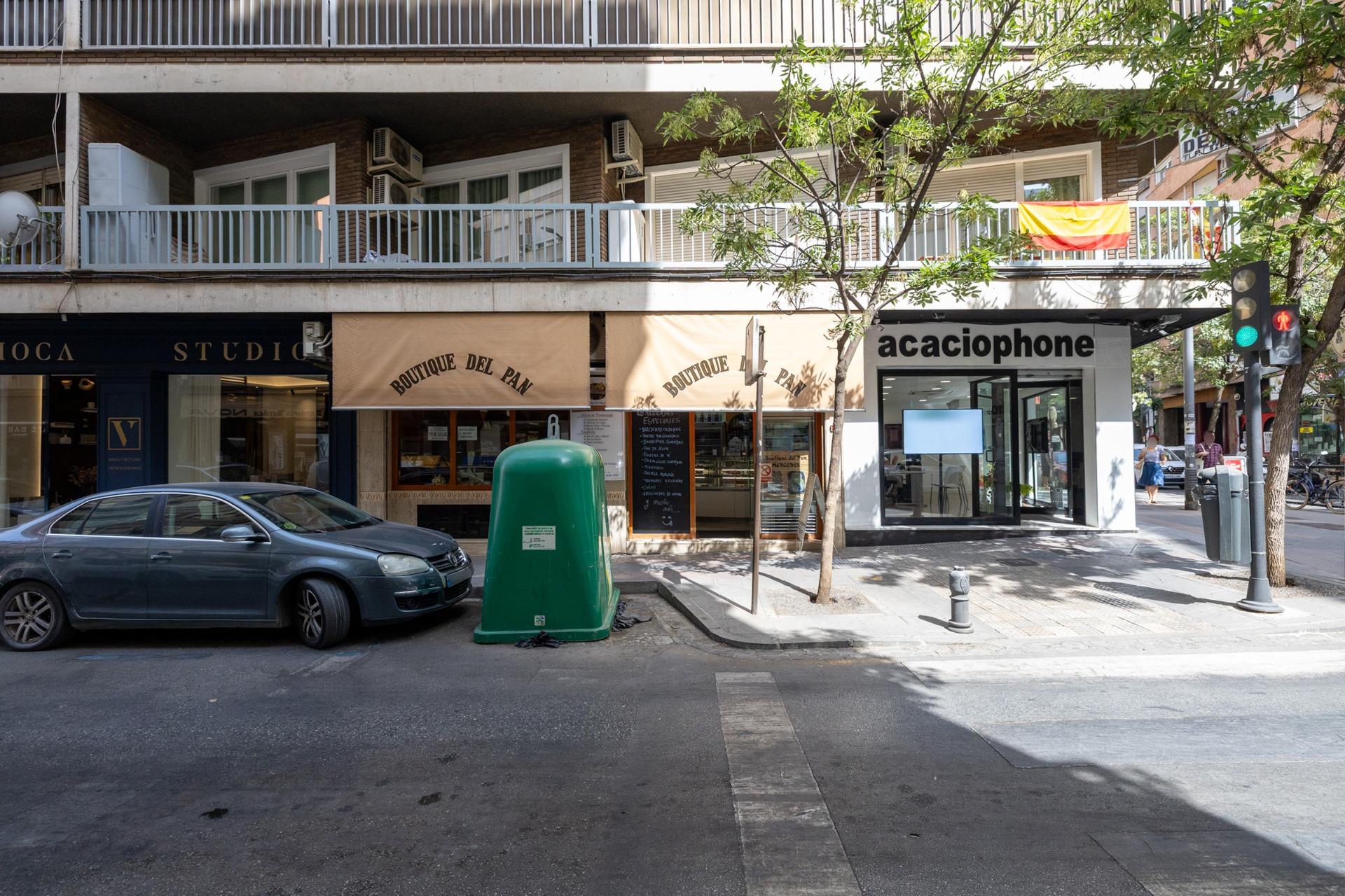 Oportunidad de negocio por jubilación. Se vende local con ne - foto 16