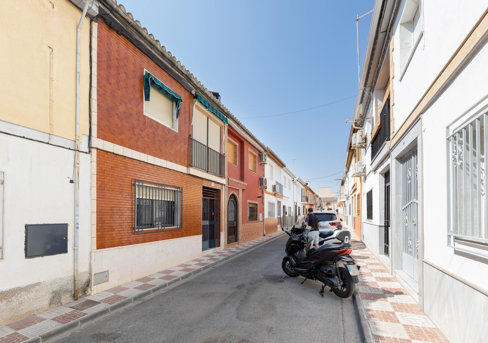CASA EN VENTA EN ARMILLA