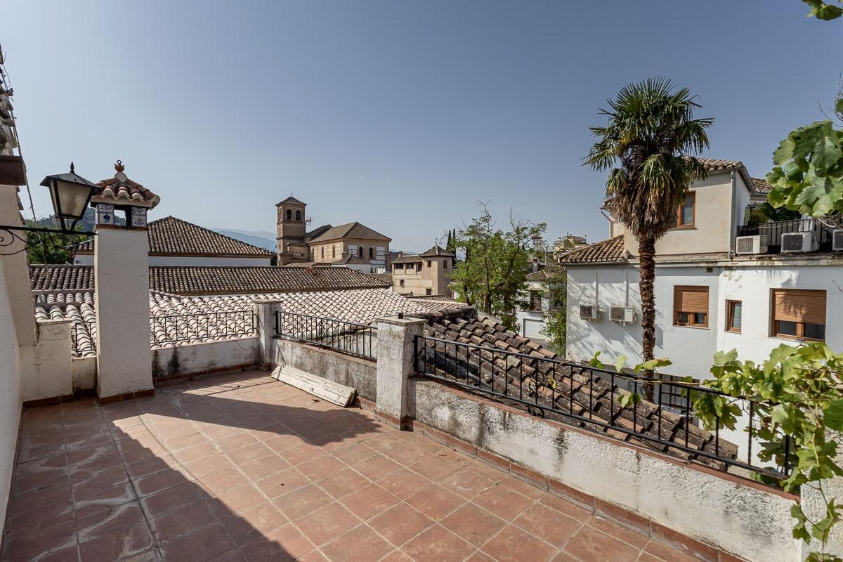Gran casa histórica con patio central, terrazas y cochera en - foto 13