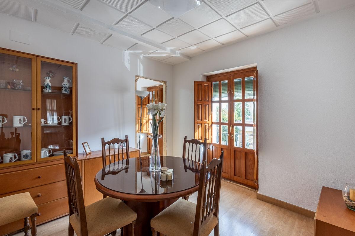 Gran casa histórica con patio central, terrazas y cochera en - foto 18