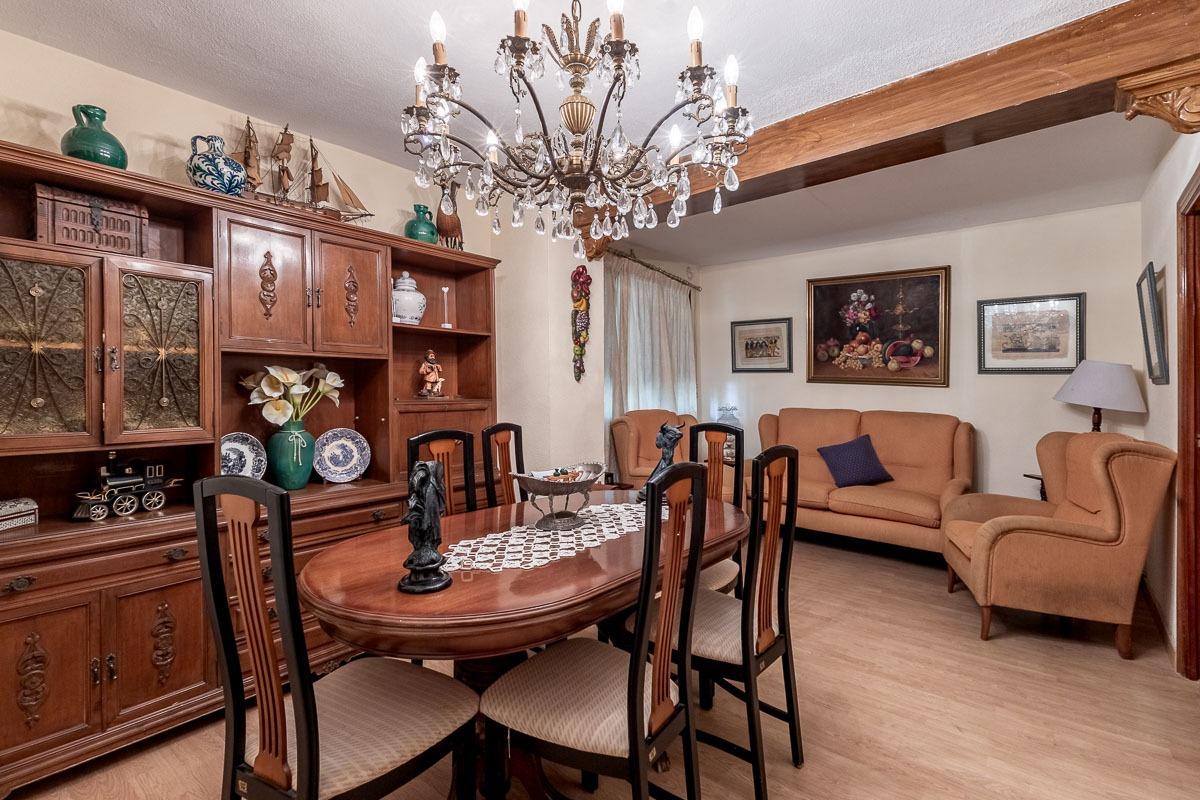 Gran casa histórica con patio central, terrazas y cochera en - foto 20