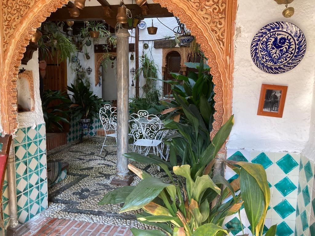 Gran casa histórica con patio central, terrazas y cochera en - foto 3