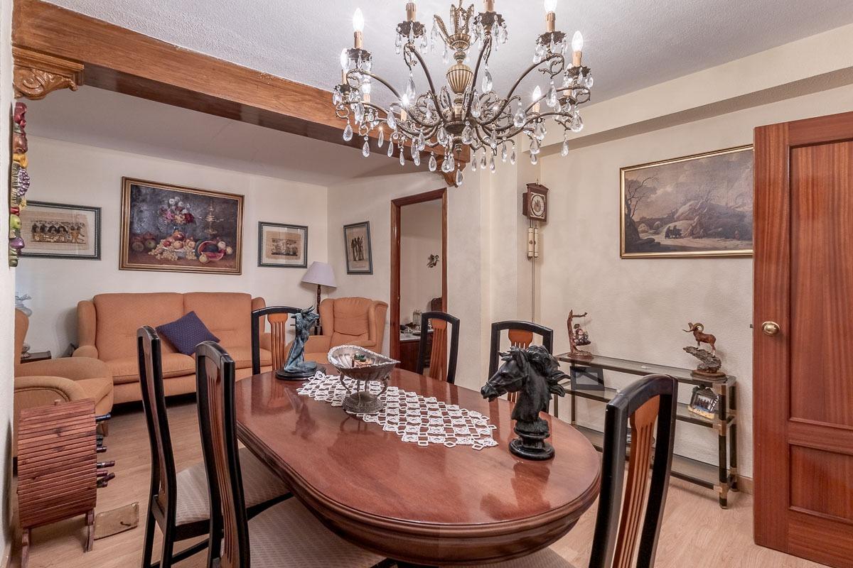 Gran casa histórica con patio central, terrazas y cochera en - foto 23