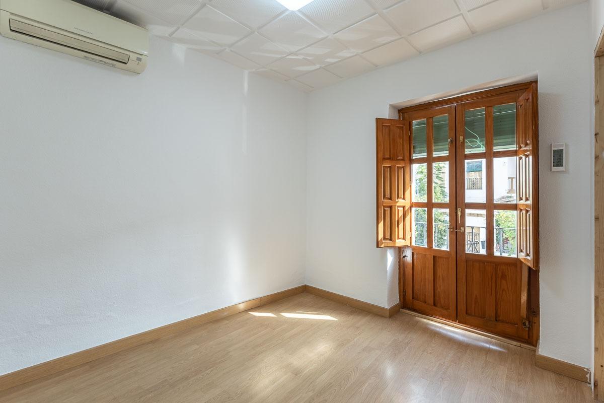 Gran casa histórica con patio central, terrazas y cochera en - foto 28