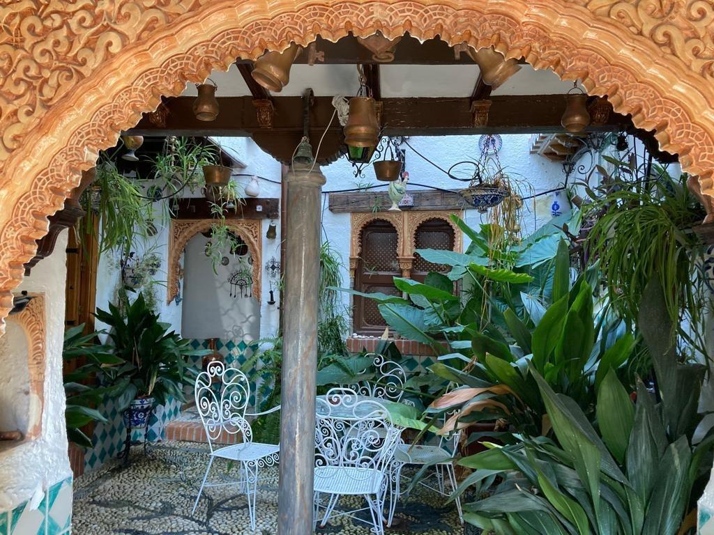 Gran casa histórica con patio central, terrazas y cochera en - foto 4
