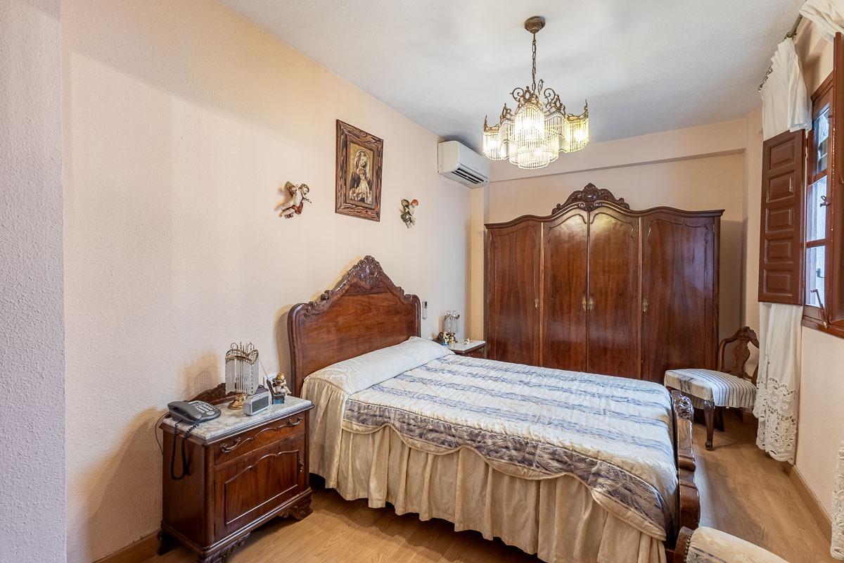 Gran casa histórica con patio central, terrazas y cochera en - foto 33