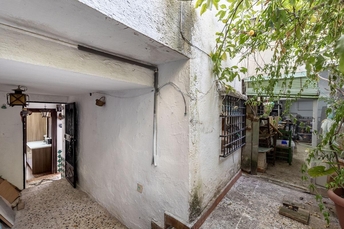 Gran casa histórica con patio central, terrazas y cochera en - foto 48