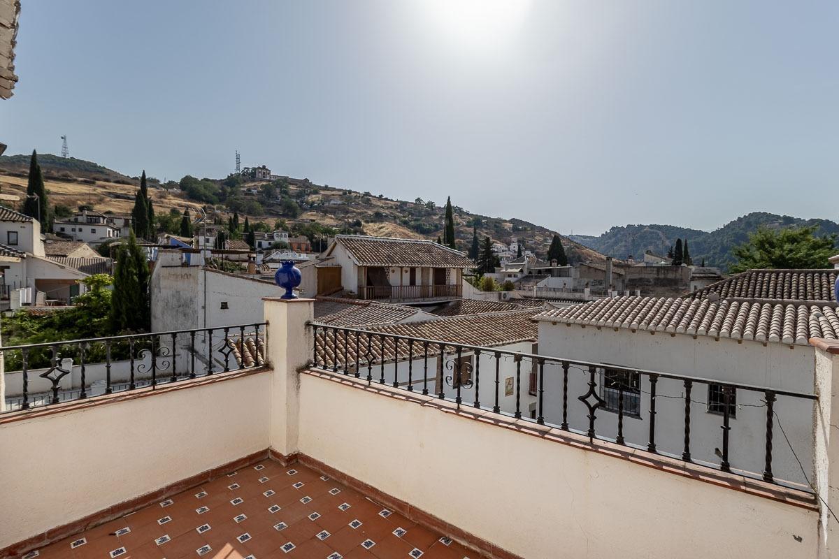 Gran casa histórica con patio central, terrazas y cochera en - foto 10