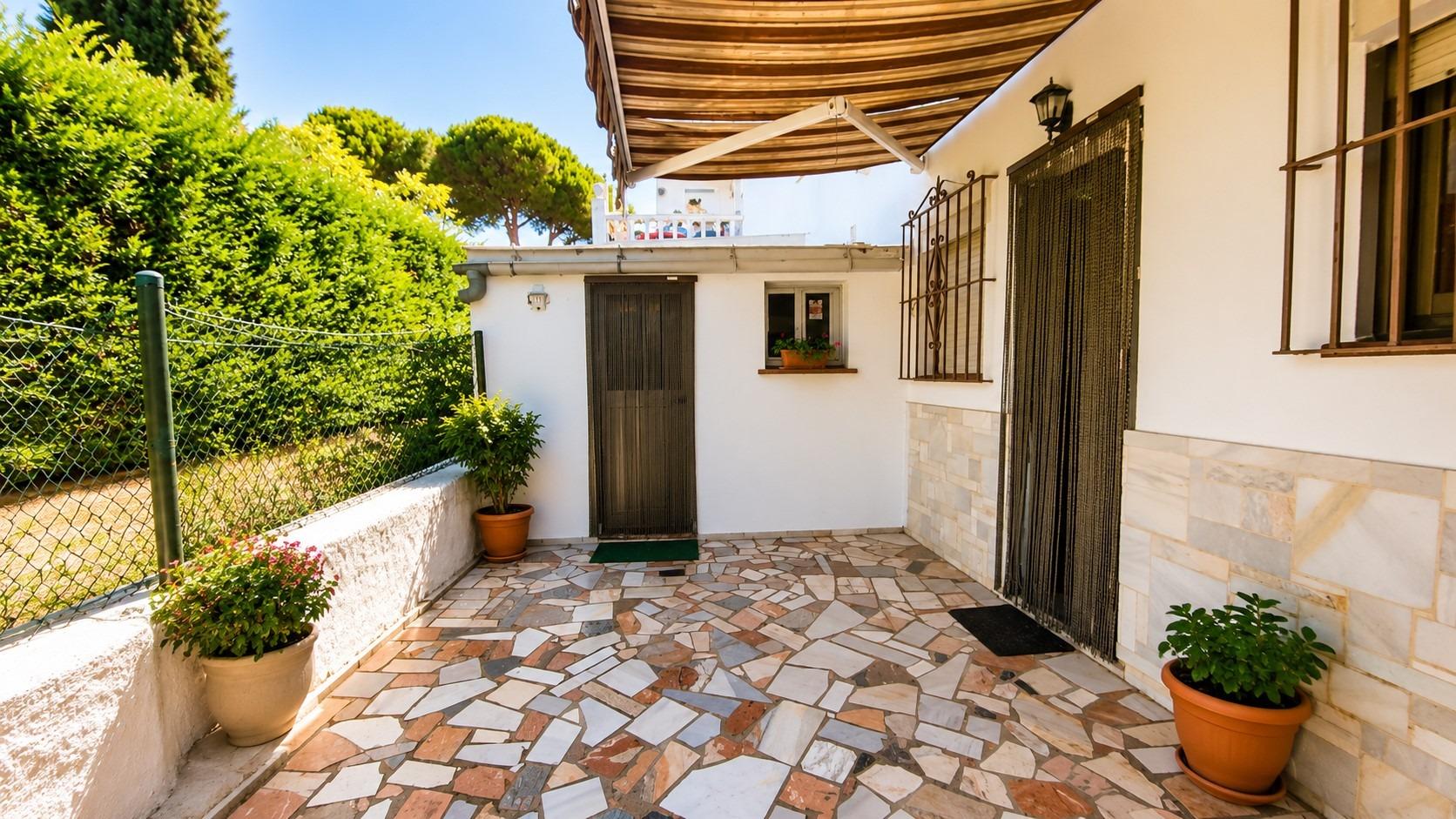 Bajo con patio privado en Atalaya-Isdabe, a UNOS PASOS de la