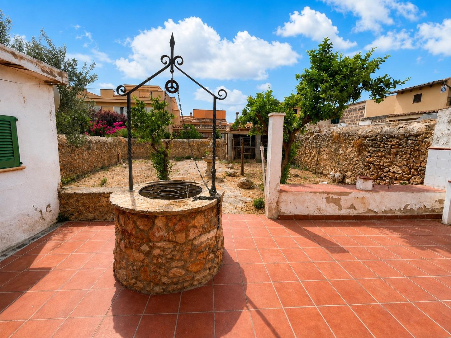 Casa tradicional mallorquina con patio y garaje en Santa Maria del Camí
