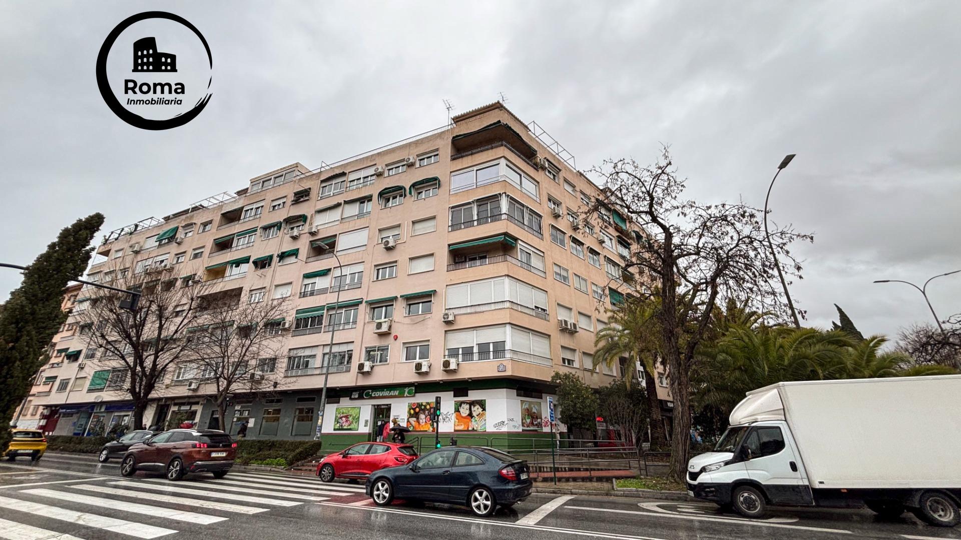Gran Piso Reformado en Constitución, Frente a Paseillos Univ - foto 2