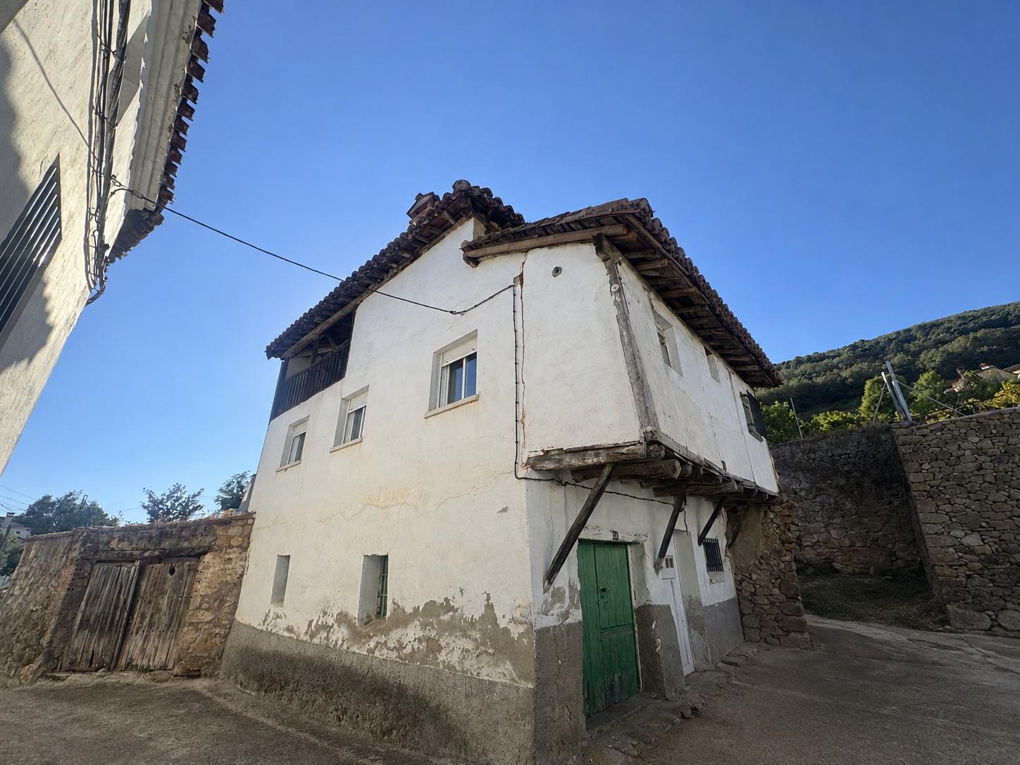 CASA PARA REFORMAR EN POYALES DEL HOYO ubicación INMEJORABLE - foto 2