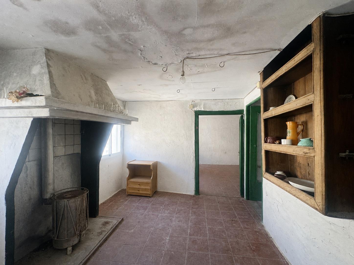 CASA PARA REFORMAR EN POYALES DEL HOYO ubicación INMEJORABLE - foto 3