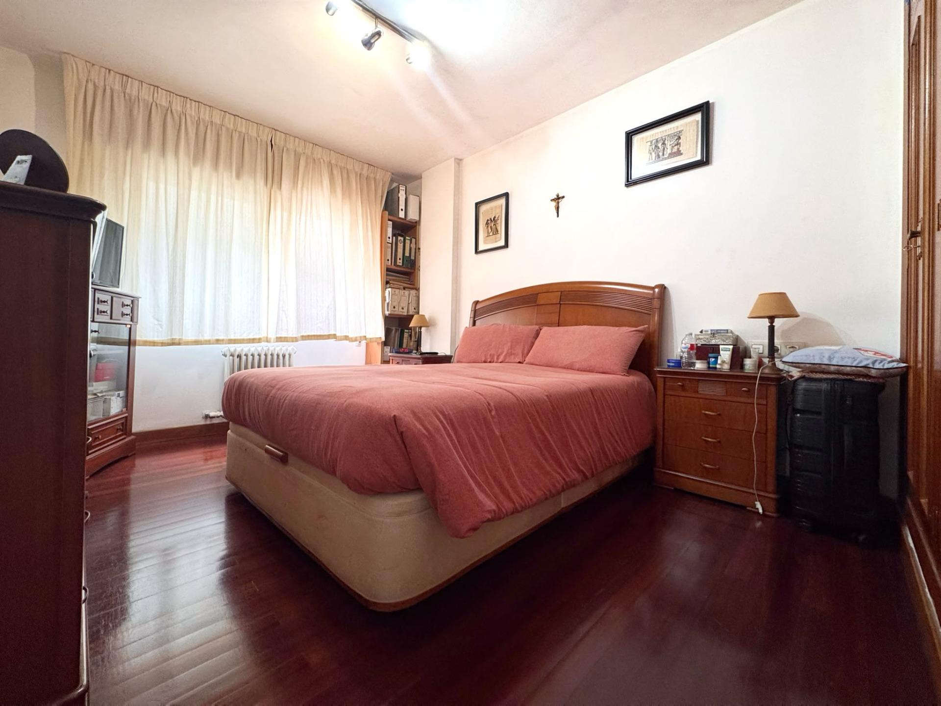 PISO DE 4 habitaciones EN PLENO CENTRO DE PONTEVEDRA, CON GA - foto 2