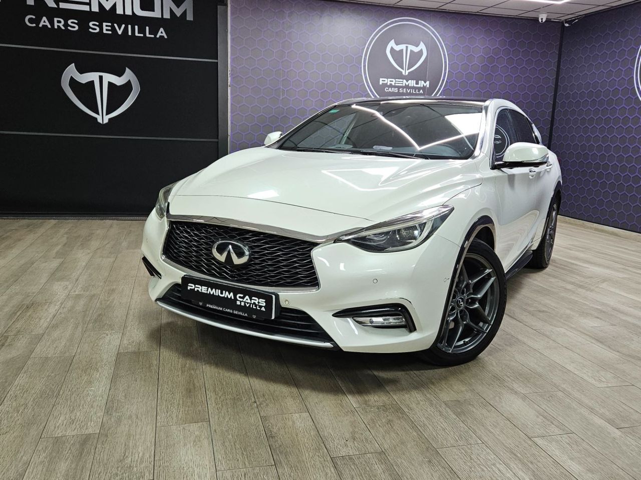 Infiniti Q30 2.2 Diesel Premium Sevilla - 7 velocidades auto
