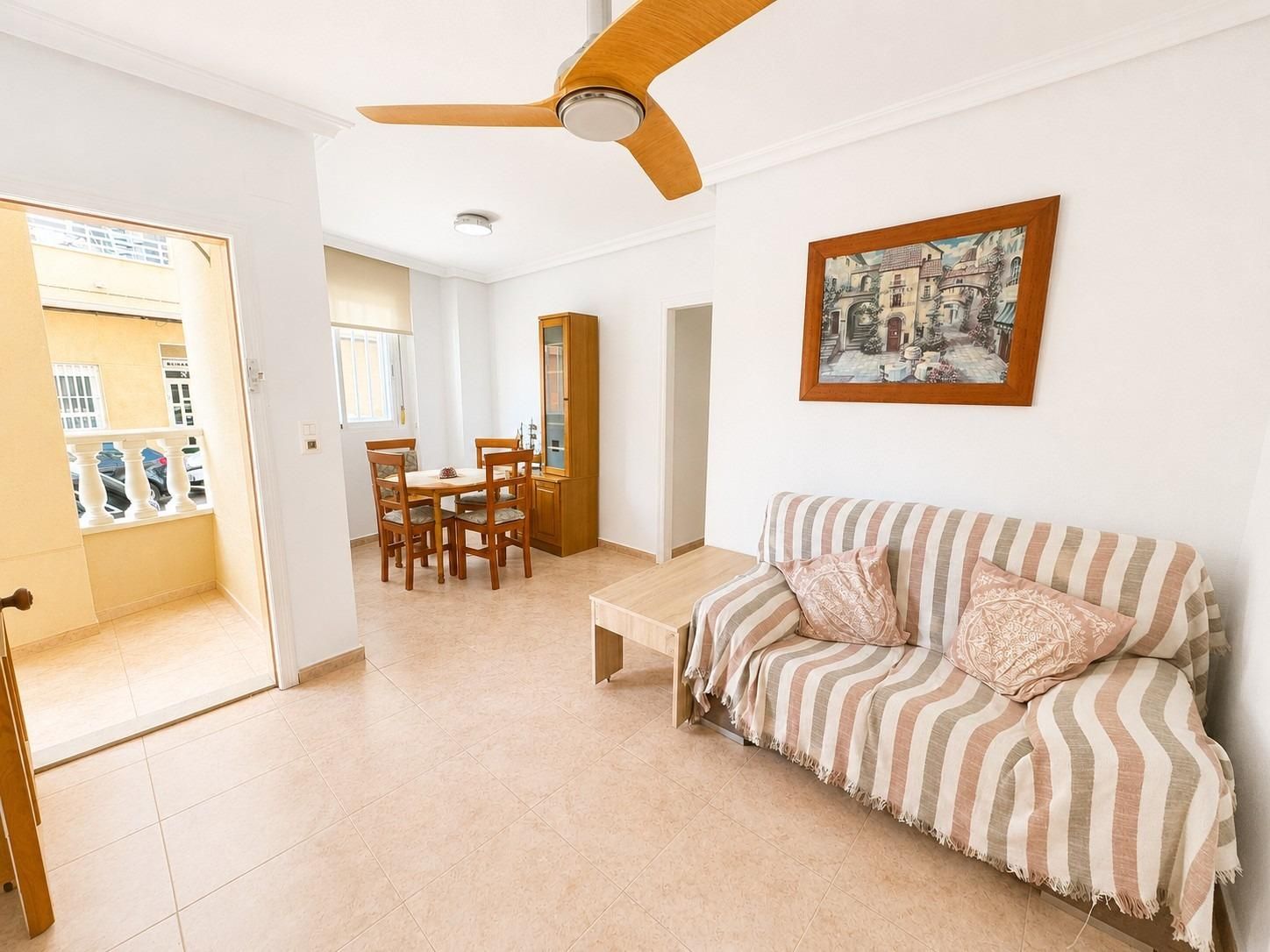 Apartamento en planta baja a 500 metros de la Playa del Cura - foto 2