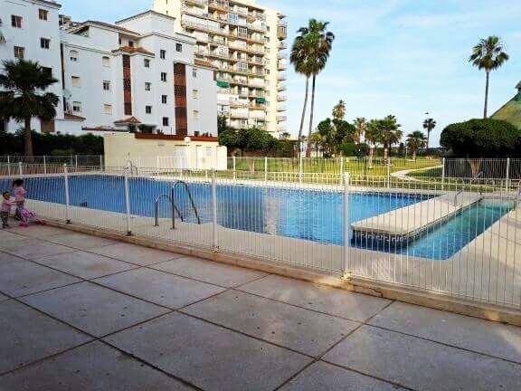 ESTUDIO REFORMADO TOTALMENTE EN PRIMERA LINEA DE PLAYA - foto 3