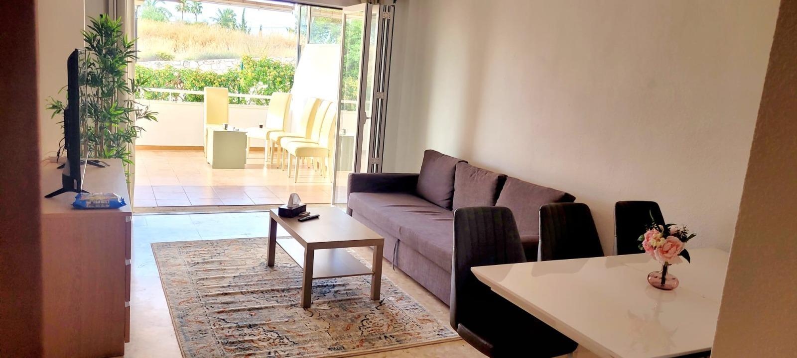 ACOGEDOR PISO EN PLANTA BAJA EN TORREBLANCA, FUENGIROLA