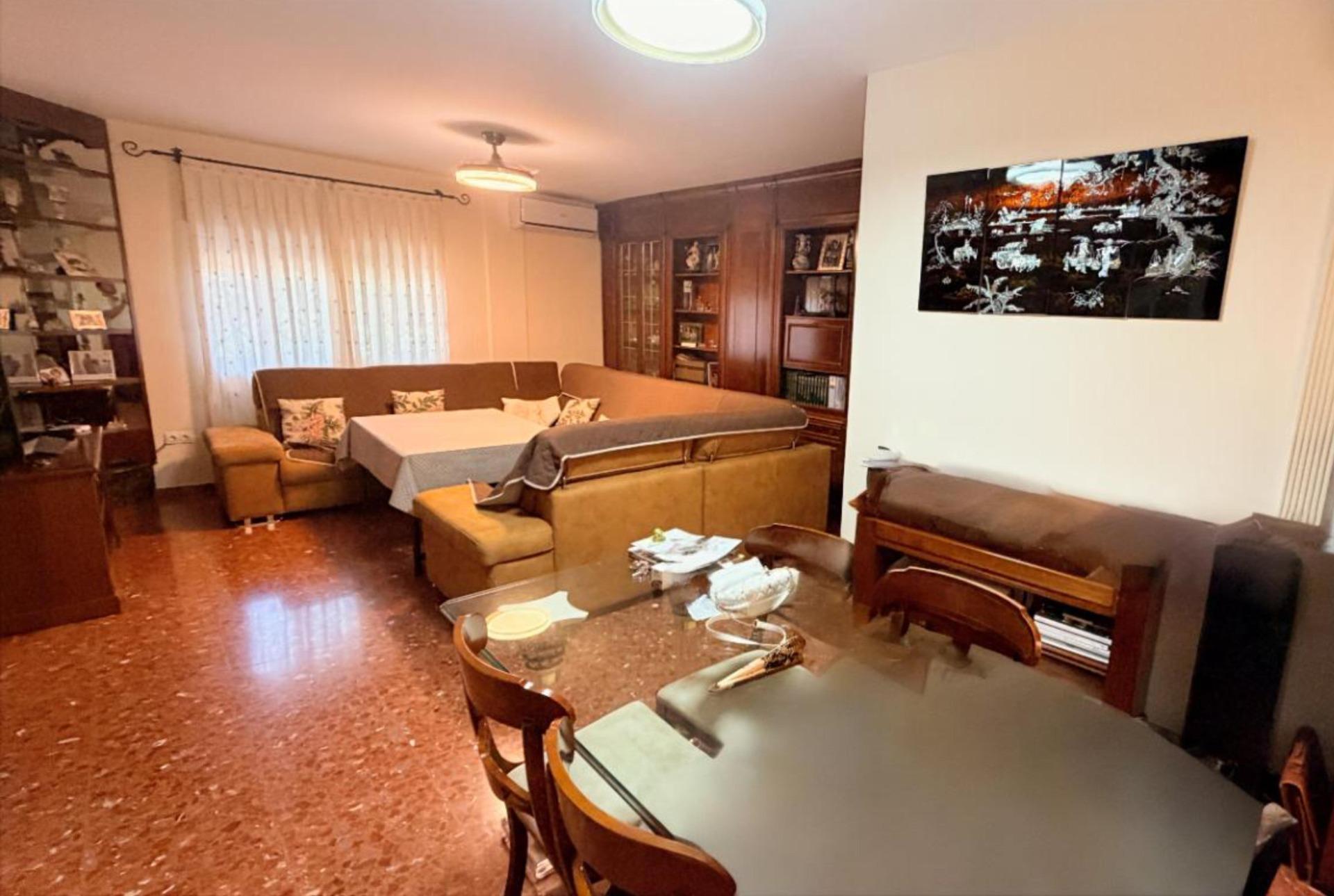 D. AMPLIA CASA JUNTO LA ASOMADILLA CON PISCINA PROPIA - foto 4